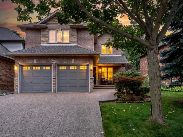 667 Sandcherry Dr, Burlington, ON L7T 4L4