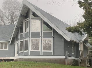 22 Lake Rd, Middlefield, CT 06455