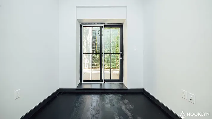 Rented by Nooklyn NYC LLC | media 52