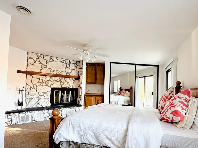 695 Ketch Ct — Photo 3