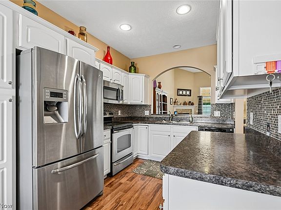 5th image of 1399 E Cross Creek Dr