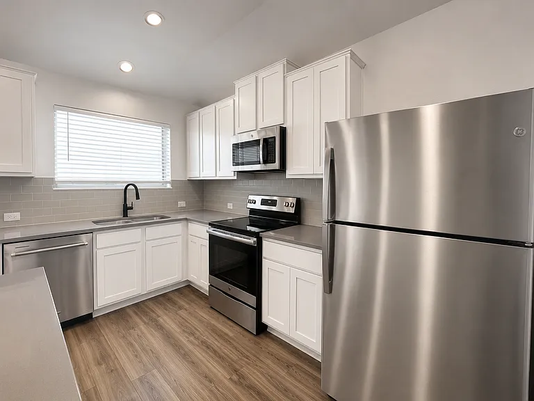 621 Xanadu Dr — Photo 5