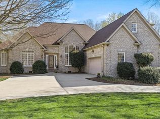 1178 Daisy Ln, Hickory, NC 28602