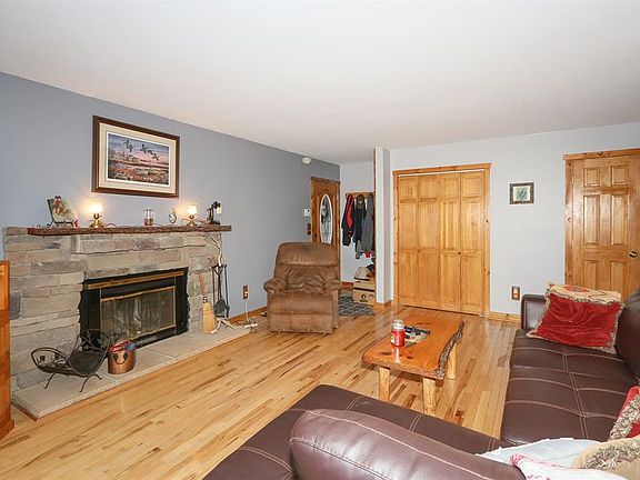 4th image of 103 Saint Andrews Dr