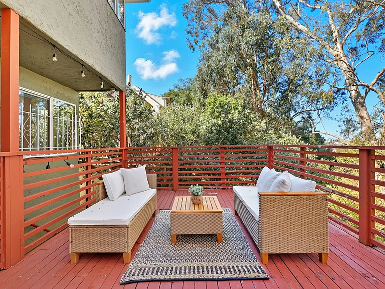 866 Alma Pl — Photo 40