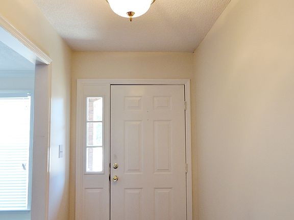 3rd image of 225 Highland Oaks Drive