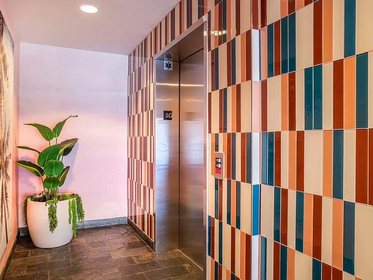 Living at Santa Monica — Photo 10