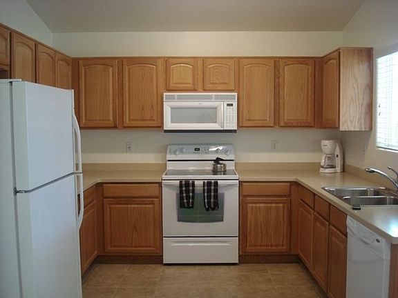 3rd image of 32 S Valencia Ct