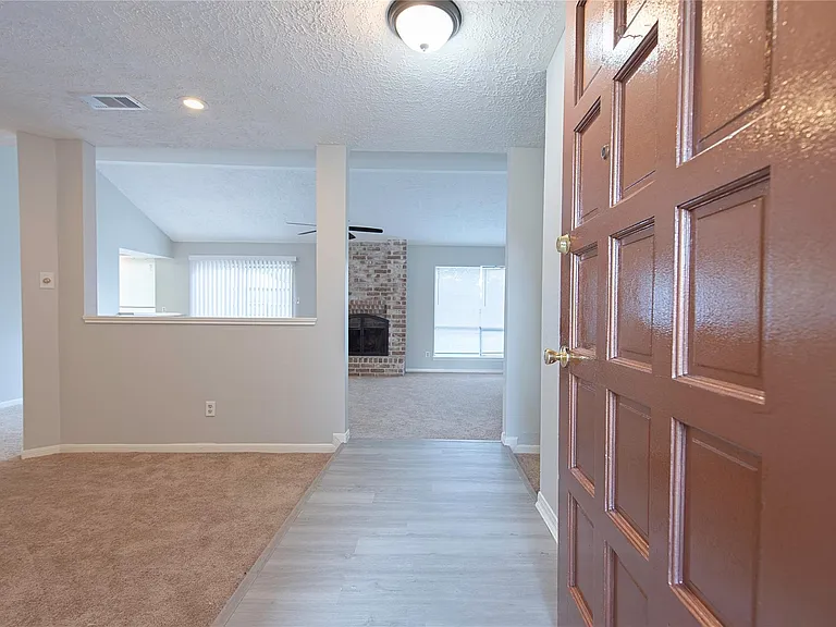 21310 Park Run Dr — Photo 2