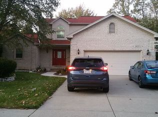38272 Timberland Dr, Westland, MI 48185