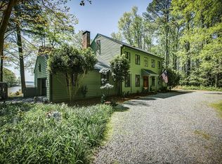 3244 Weems Rd, Weems, VA 22576