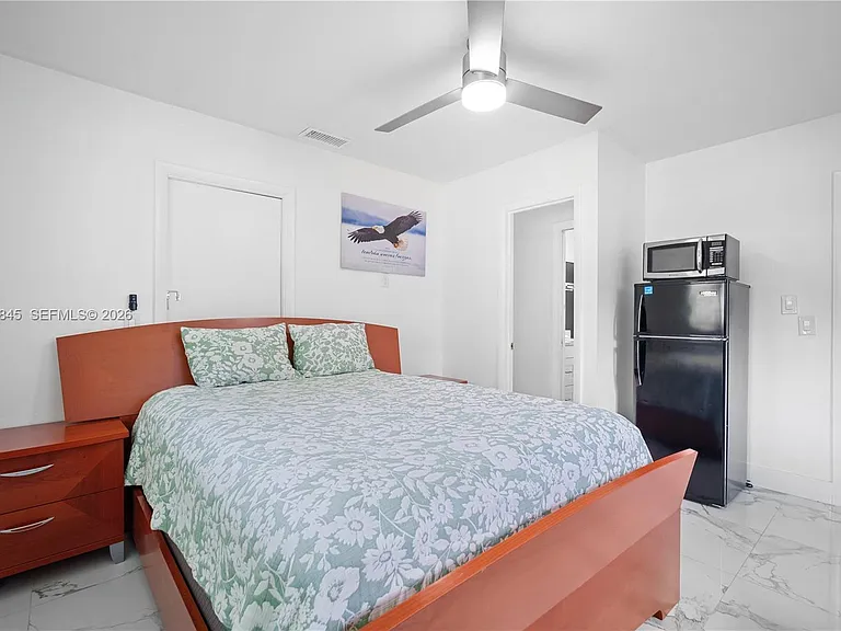 4241 NW 9th Ct #EFFICIENCY — Photo 11