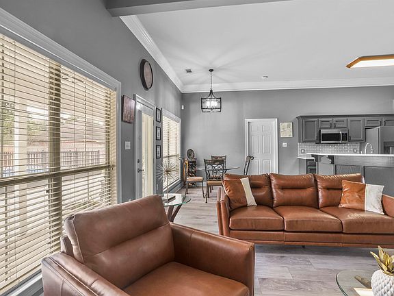 5th image of 38097 Cove Ct