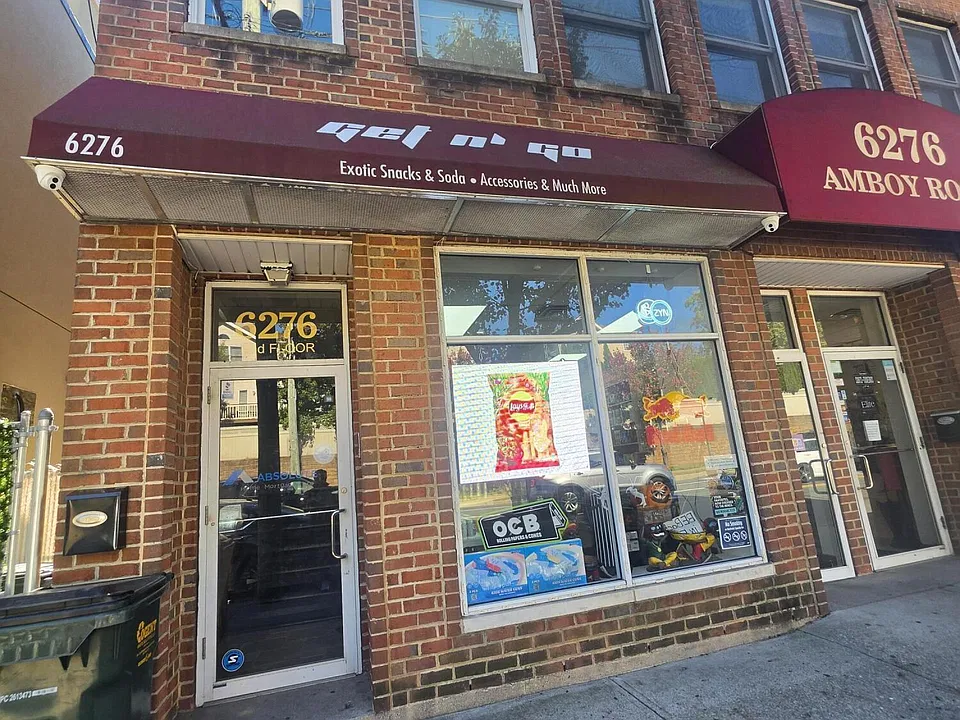 6276 Amboy Rd