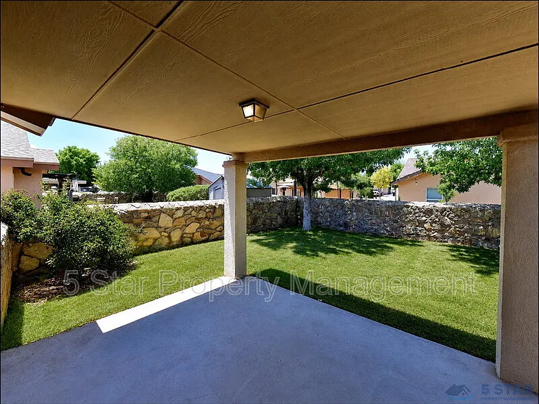 804 Margarita St — Photo 37