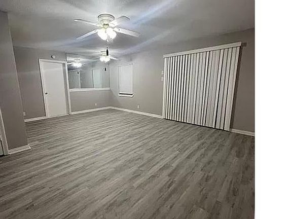 3rd image of 1213 Chapman Dr