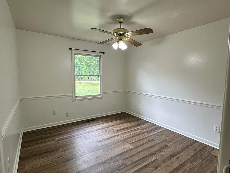124 Glen Oaks Rd — Photo 8