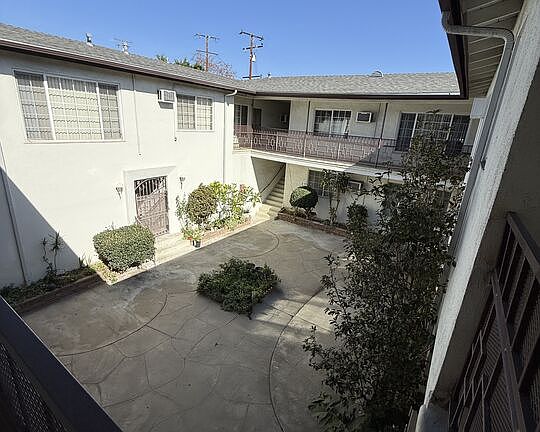 4th image of 3111 W Ramona Rd