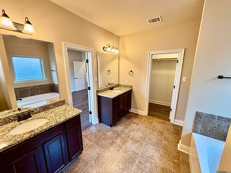 25397 Lake Providence Dr — Photo 10