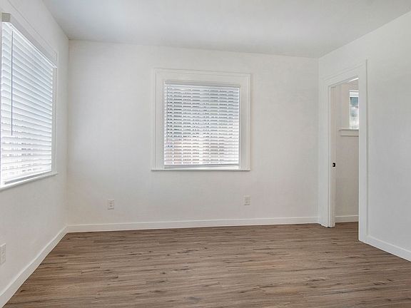 3rd image of 2029-20315 Lemon Ave #2031