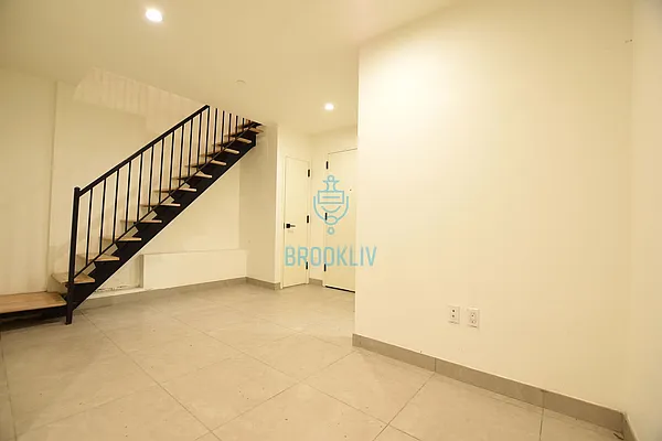 Rented by null | media 34