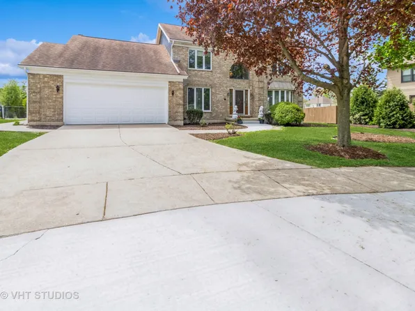 1188 Parkview Ct, Carol Stream, IL 60188