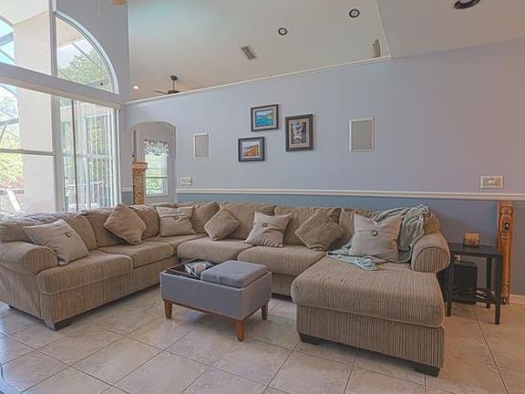 3rd image of 309 Crisan Ct