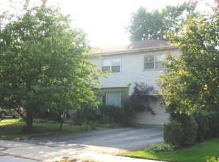 856 Oxford Rd, Deerfield, IL 60015