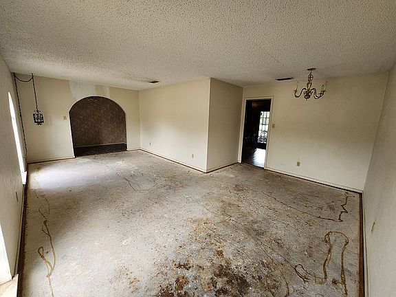 3rd image of 105 Valley Vista Dr