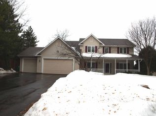 870 Betty Ln, Eagan, MN 55123