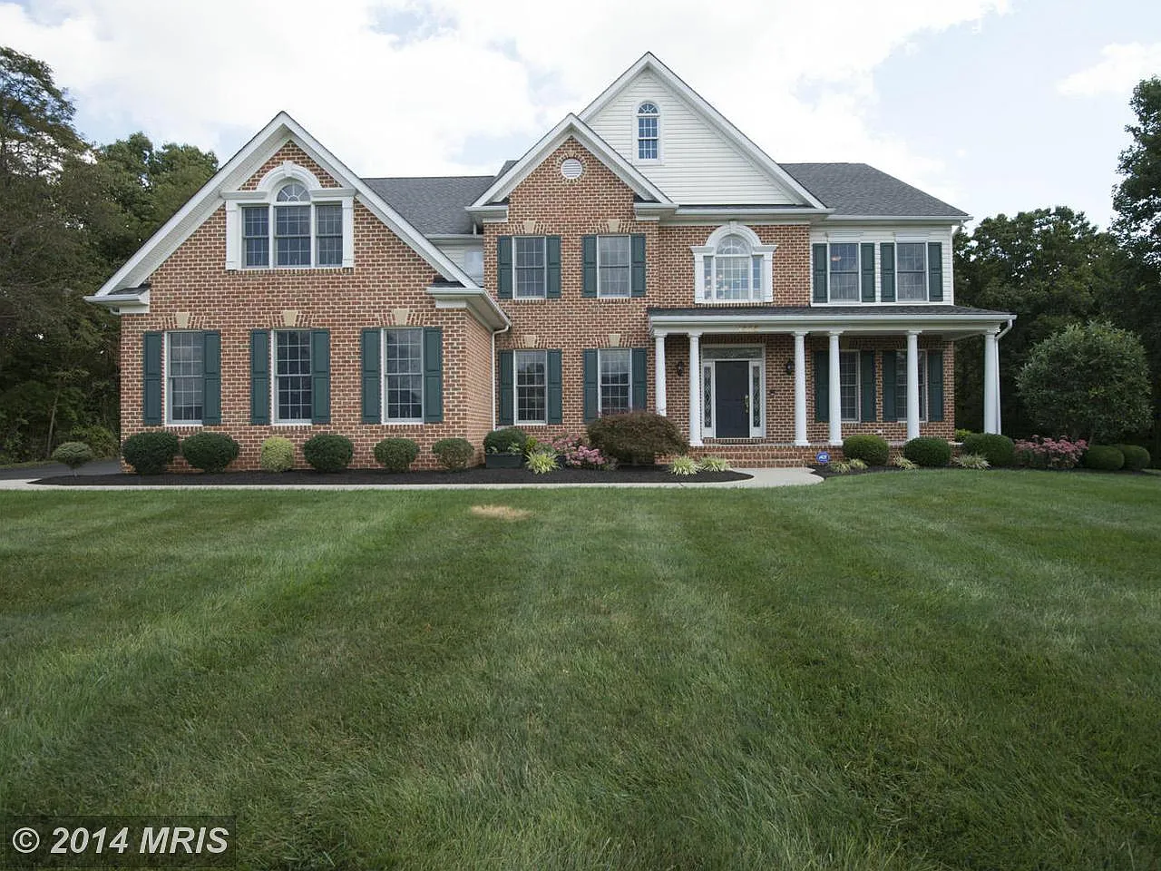 1975 Turnberry Ct photo 1
