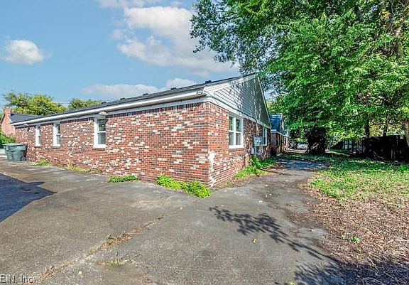 2nd image of 1321 W 26th St