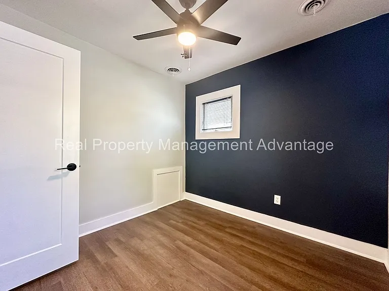 2128 Romeo St — Photo 10