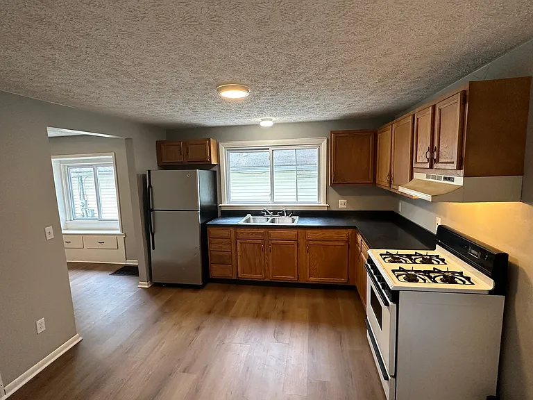 408 Wirth Ave — Photo 5