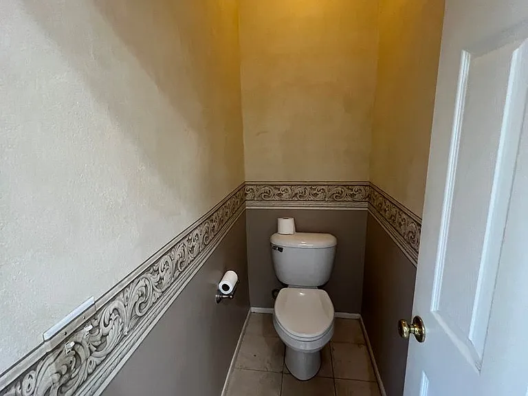 1085 Cottage Way — Photo 16