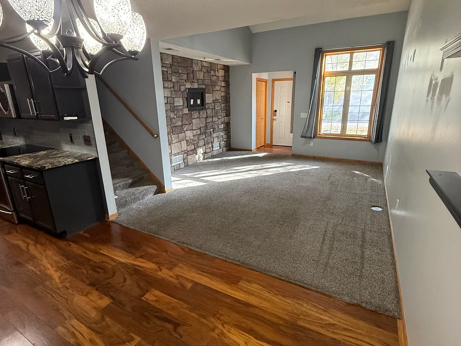 3 bed, 1284 sqft, $2,100 — Photo 3