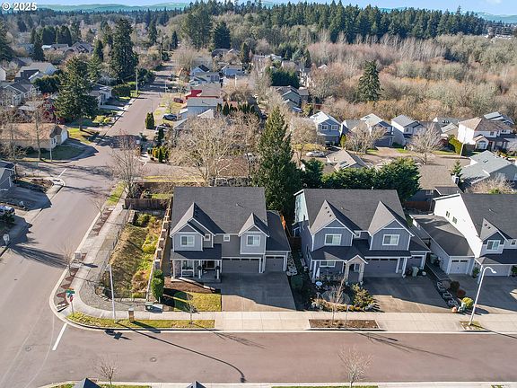 4th image of 487 SE 69th Ave