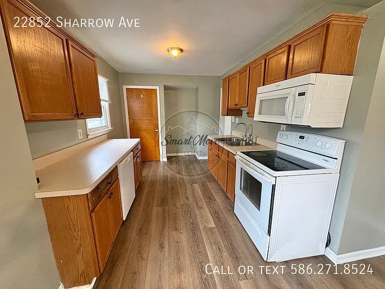 22852 Sharrow Ave — Photo 7