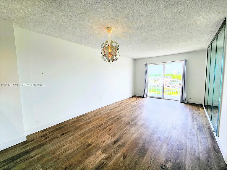 16465 NE 22nd Ave #610 — Photo 8