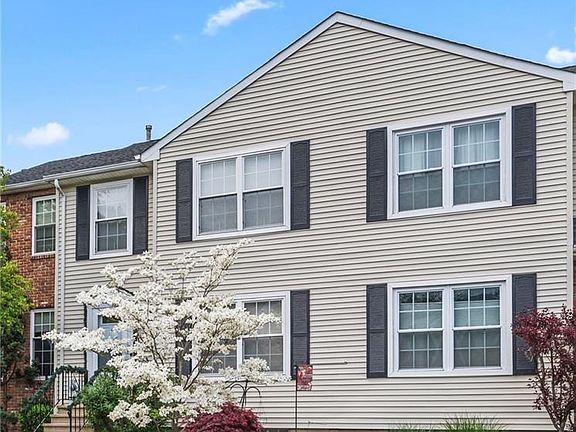 4th image of 48 Delikat Ln