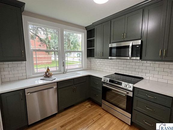 2nd image of 812 N Broadway St