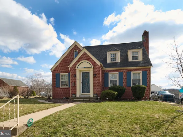 458 E Curtin St, Bellefonte, PA 16823