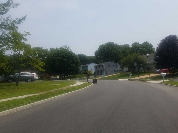 4th image of 14 Yardley Ln