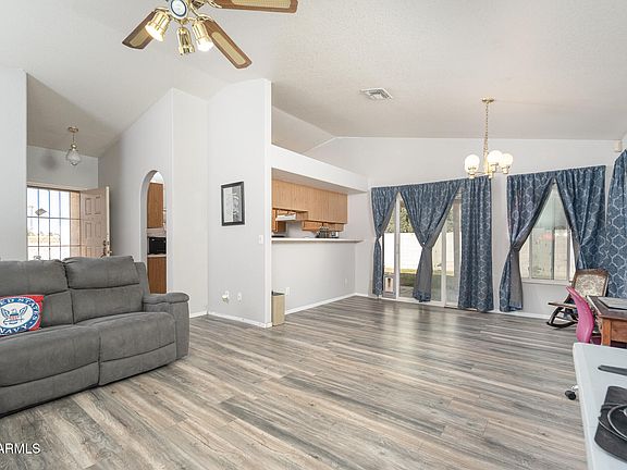 3rd image of 7080 W CARON Drive