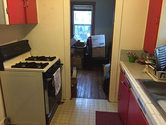 4th image of 1033 E Garden Ave