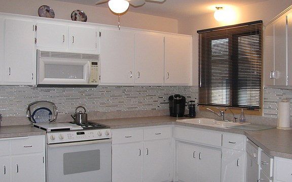 2nd image of 7951 Richardson Ln