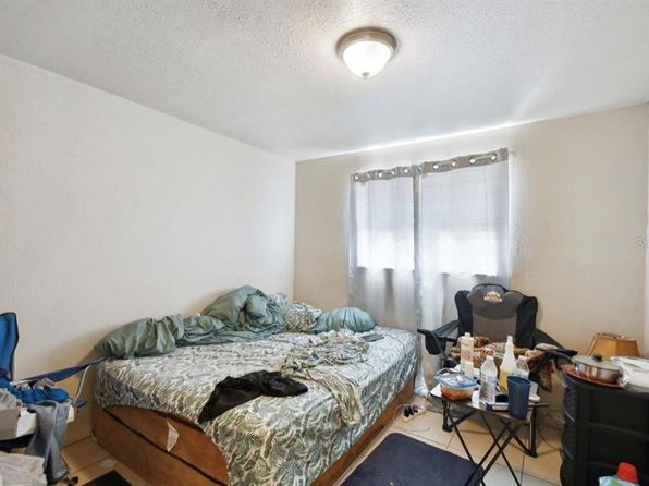 tampa-florida-82242378 picture