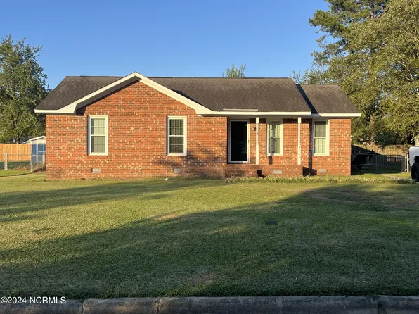 3863 Robin Road, Ayden, NC 28513