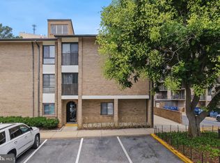 114 Monroe St #10, Rockville, MD 20850