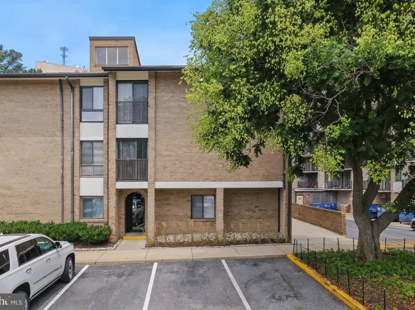 114 Monroe St #10, Rockville, MD 20850